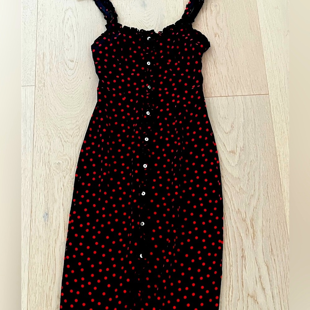 Réalisation Par Black Dress with Red Dots